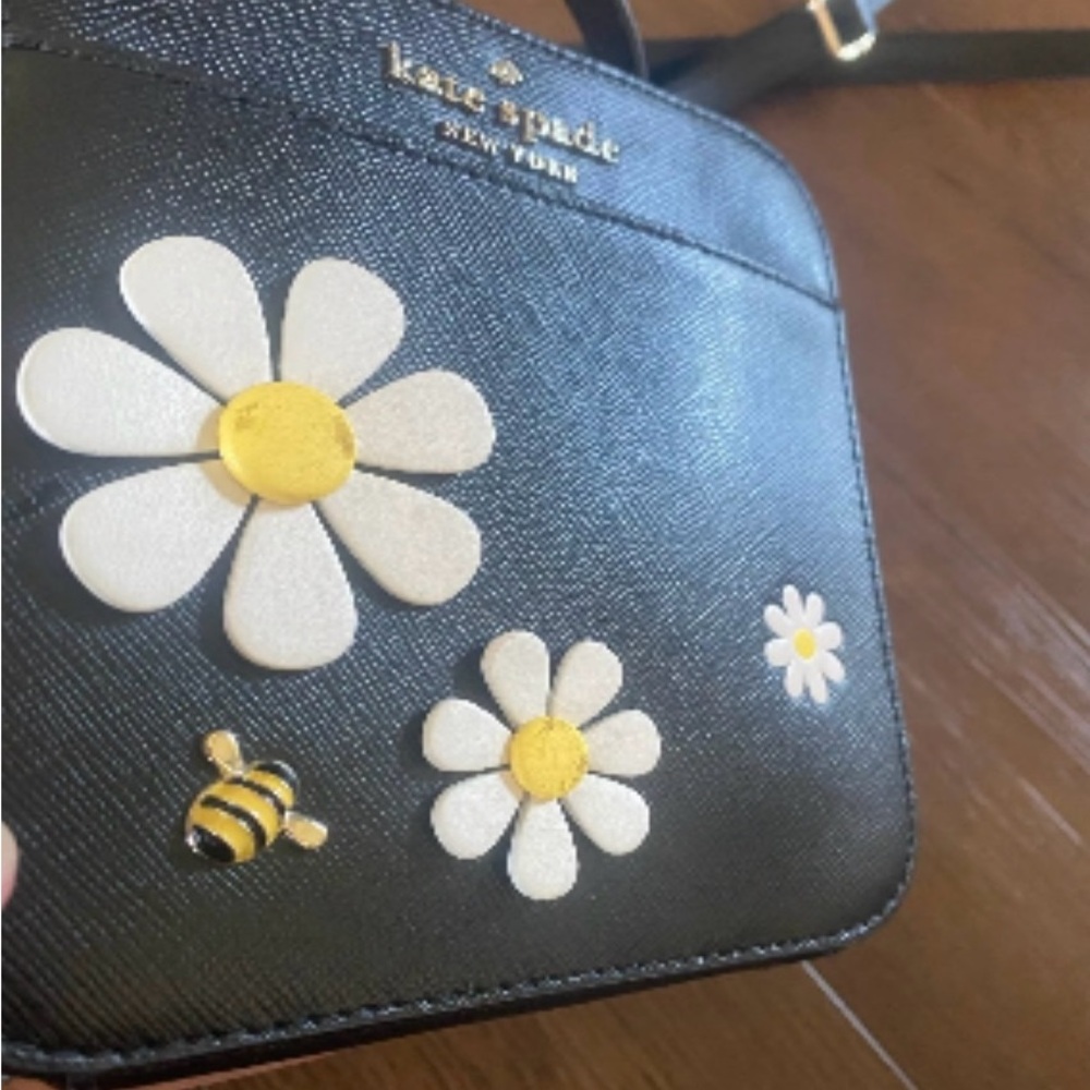 Kate Spade ♠️ Limited Edition! ♠️ CUTE! Crossbody with removable strap.